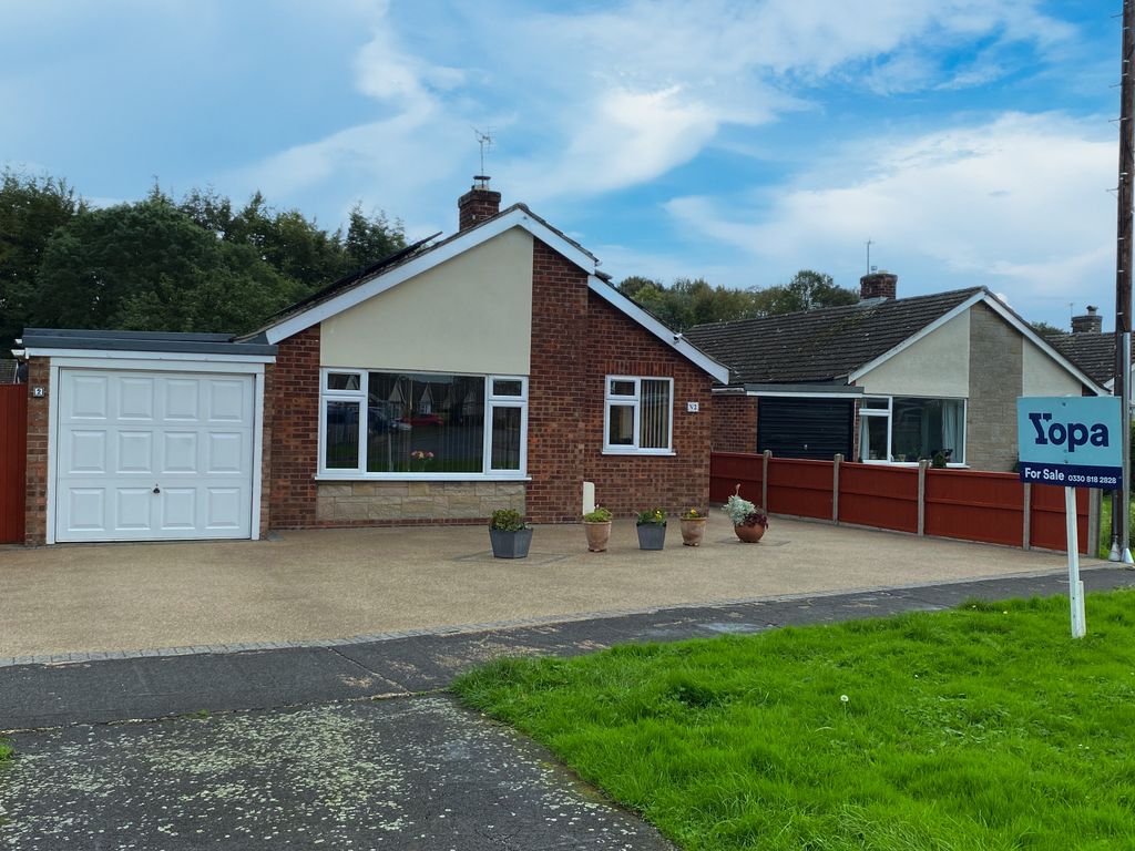 3 bed detached bungalow for sale in Park Crescent, Metheringham