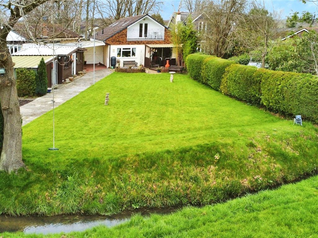 4 bed bungalow for sale in Greenview Crescent, Hildenborough, Tonbridge