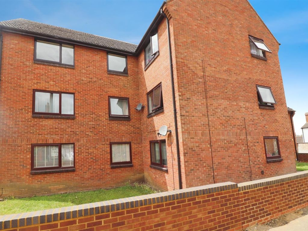 1 bed flat for sale in Manton Court, Grove Road, Rushden NN10, £95,000 Zoopla