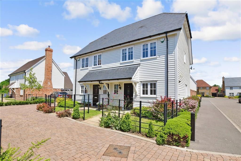 2 bed semidetached house for sale in Campion Way, Marden, Tonbridge