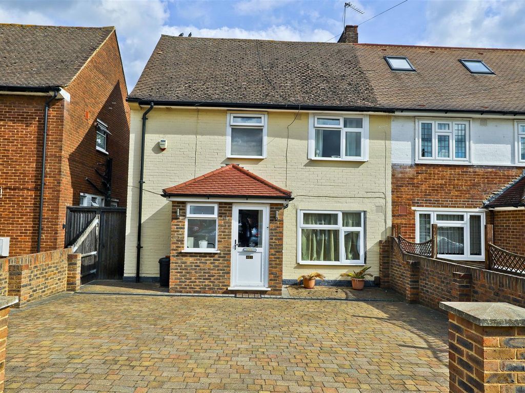 3 bed semidetached house for sale in Coombe Drive, Ruislip Manor