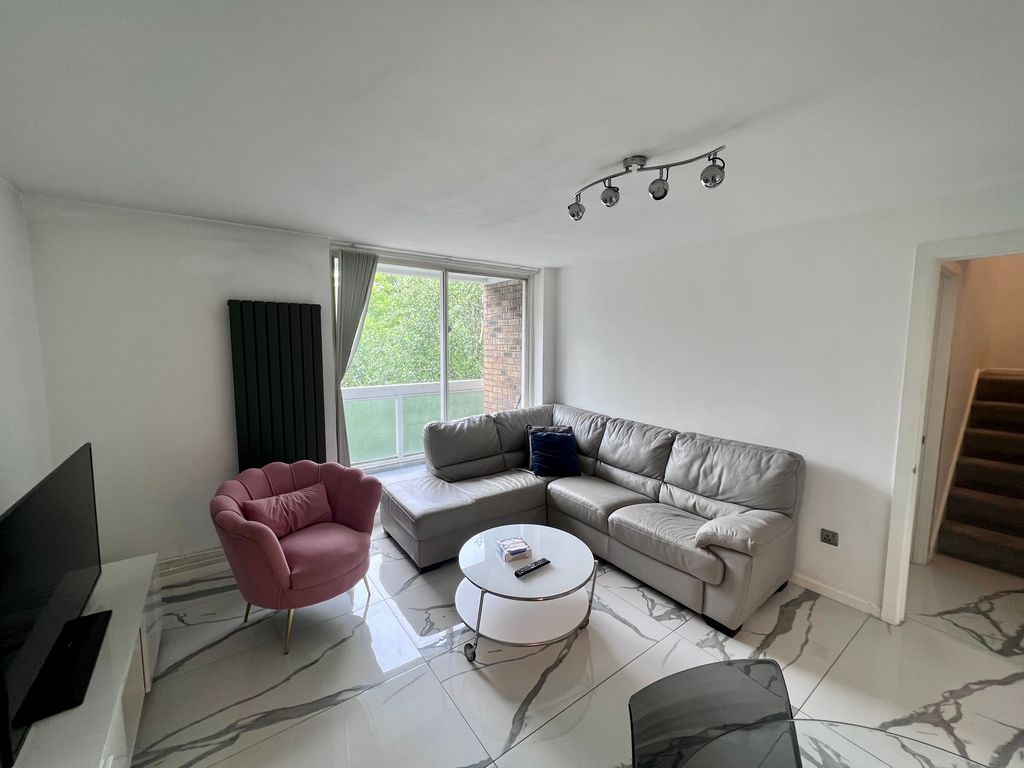 Block of flats to rent in Westbourne Park Road, London W2, £2,600 pcm