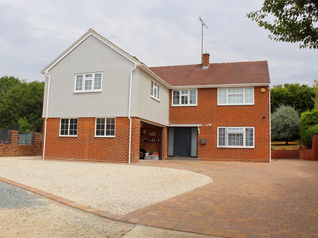 New home, 5 bed detached house for sale in Brook Farm Close, Halstead