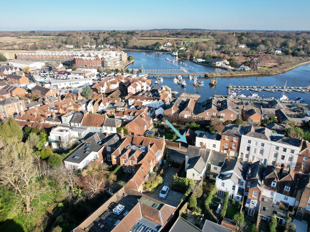 3 bed town house for sale in Captains Row, Lymington, Hampshire SO41, £
