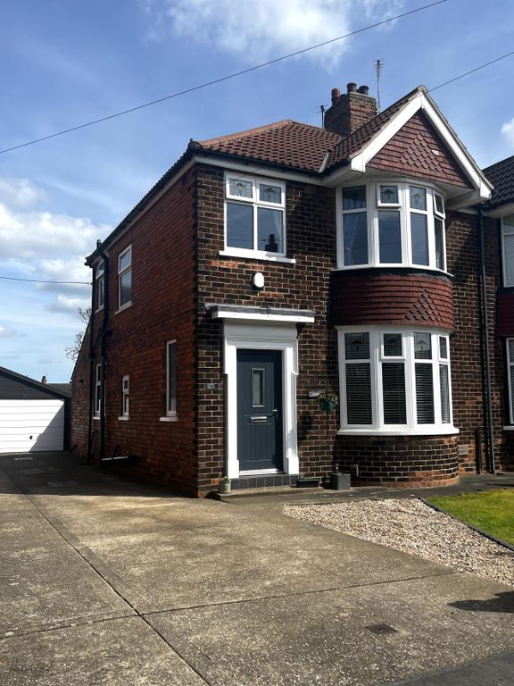 3 bed semidetached house for sale in West Common Gardens, Scunthorpe