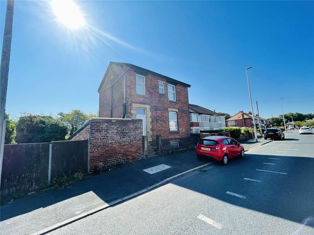 4 bed detached house for sale in Hawes Side Lane, Blackpool FY4 Zoopla