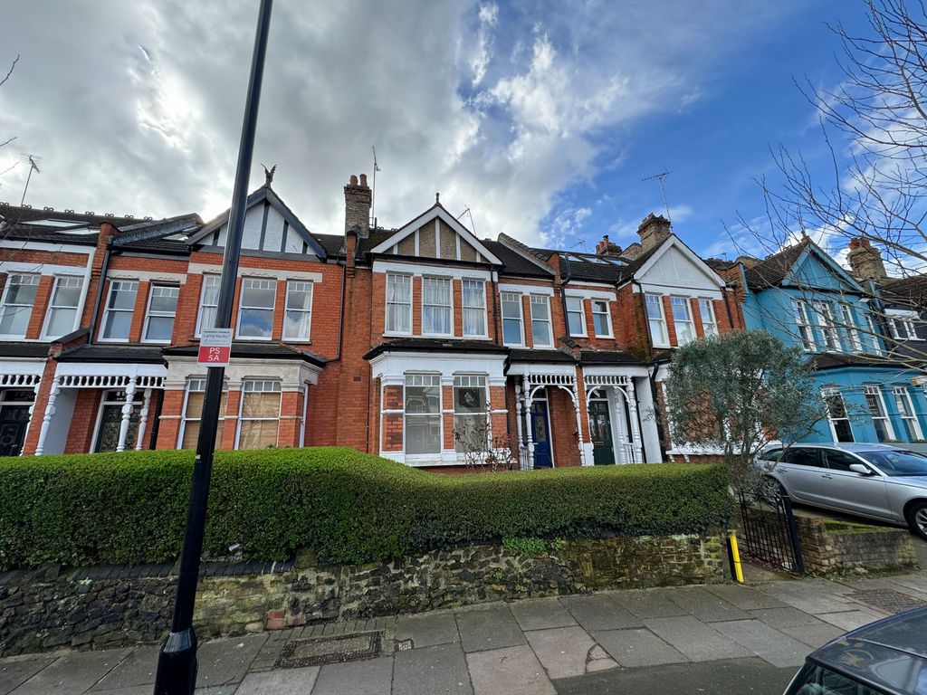 3 bed property for sale in 16 Park Avenue South, Crouch End, London N8