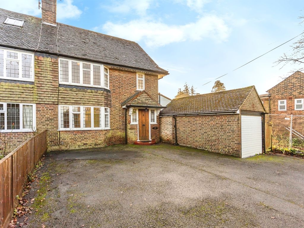 5 bed semidetached house for sale in Paddockhall Road, Haywards Heath