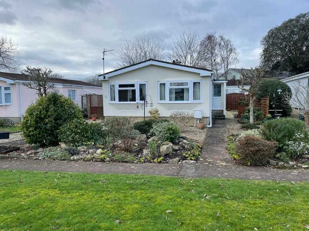 2 bed mobile/park home for sale in Sleepy Hollow, Newport Park, Topsham