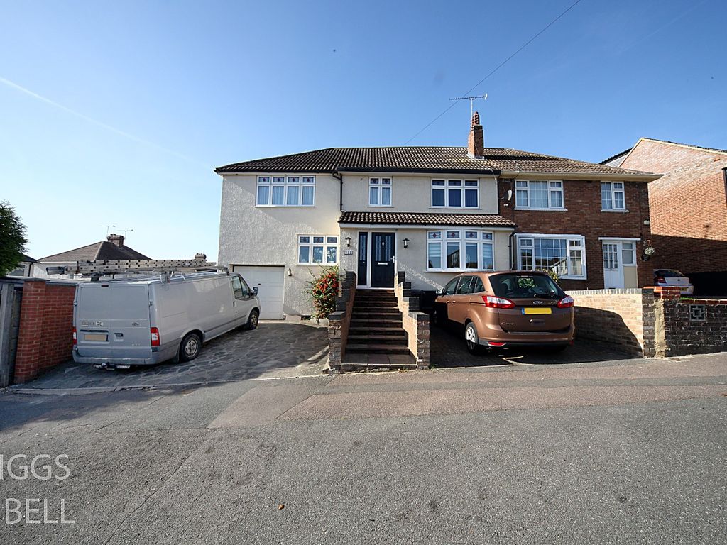 Eighth Avenue, Luton, Bedfordshire LU3  
