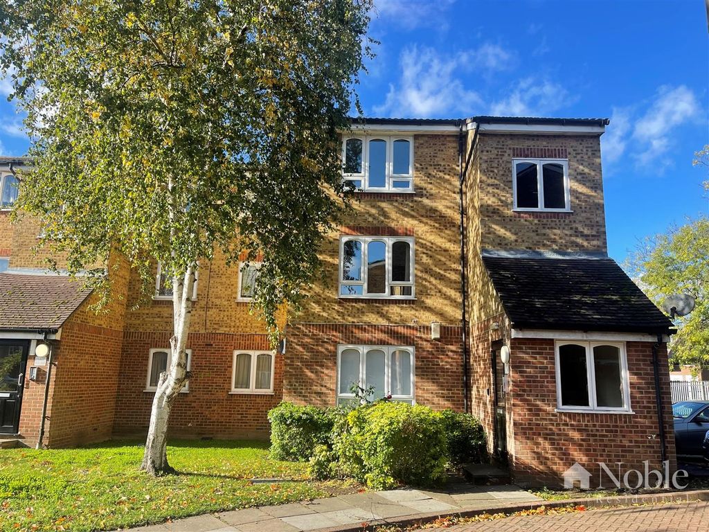 1 bed flat to rent in Frazer Close RM1 Zoopla
