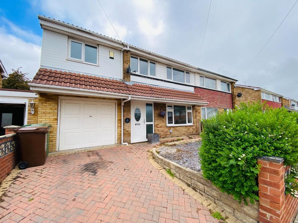 4 bed semidetached house to rent in Stamford Avenue, Whitwood