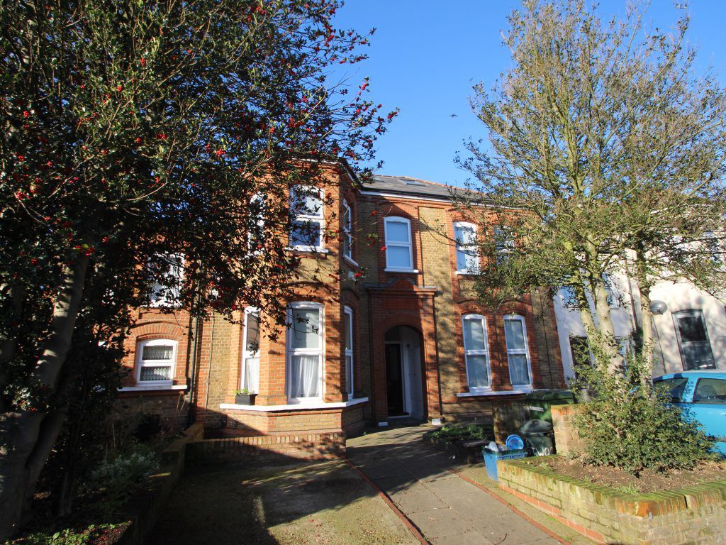 1 bed flat to rent in Eastwood Road, Goodmayes, Ilford IG3, £1,250 pcm Zoopla
