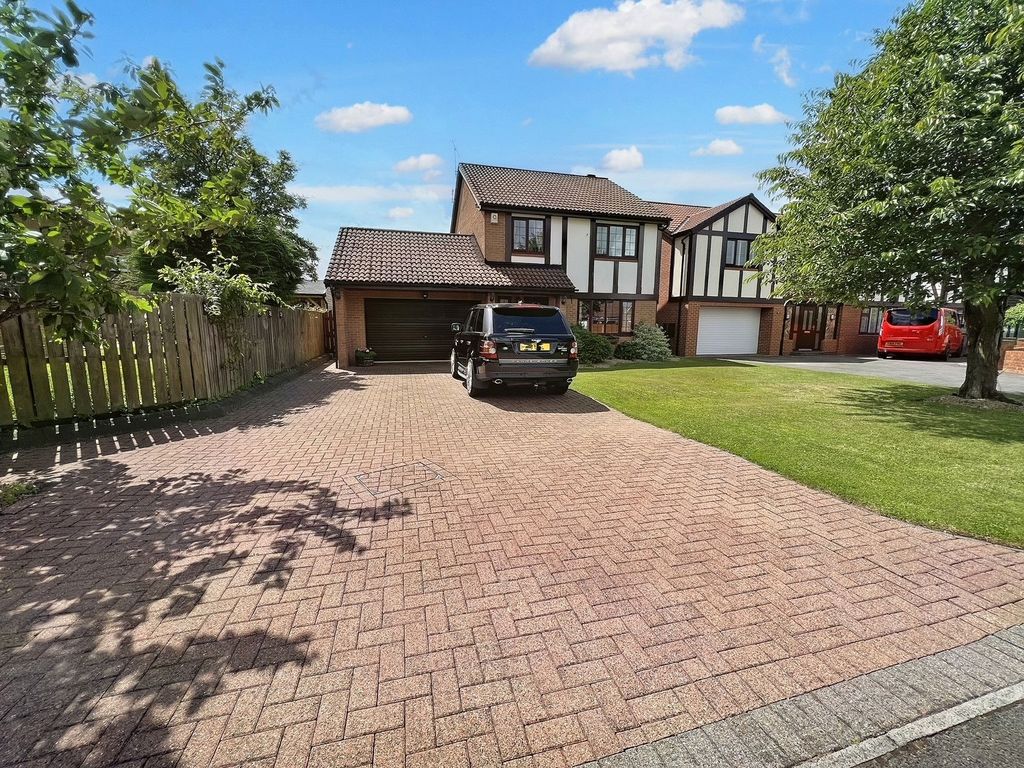 4 bed detached house for sale in Alderley Drive, Killingworth