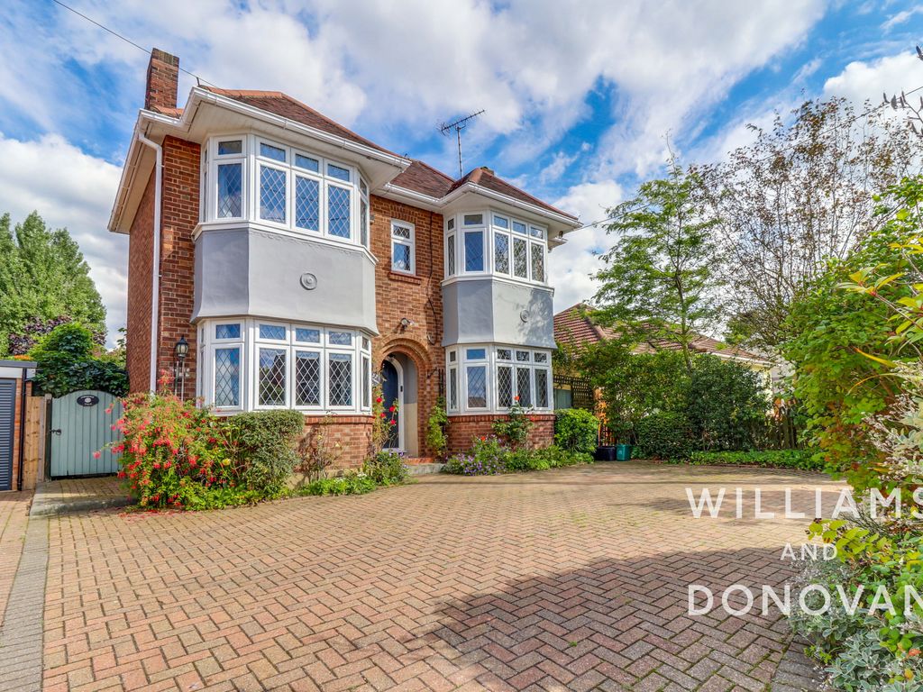 3 bed detached house for sale in Pound Lane, Bowers Gifford, Basildon SS13, £500,000 Zoopla