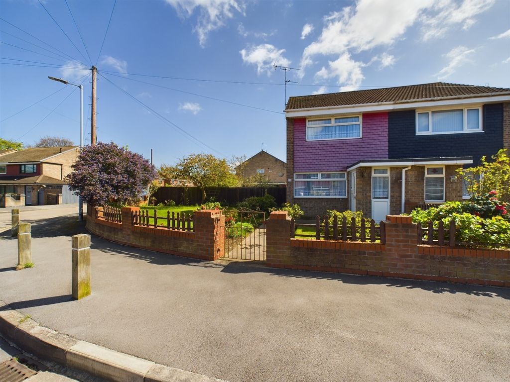 2 bed semidetached house for sale in Hathersage Road, Hull, Yorkshire