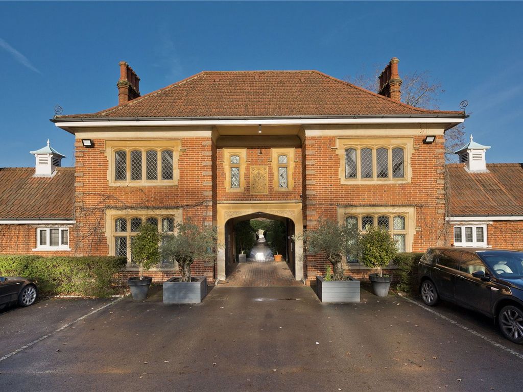 4 bed flat to rent in Mill Ride, Ascot, Berkshire SL5, £2,750 pcm Zoopla