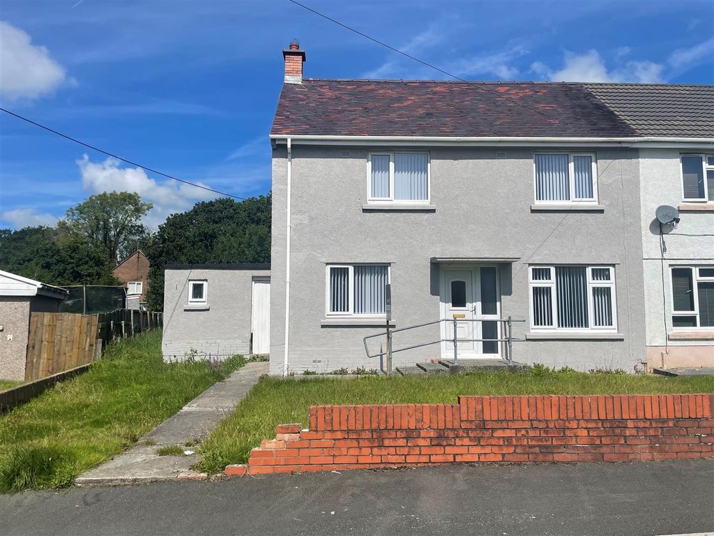 3 bed semidetached house for sale in Argoed Crescent, Trimsaran