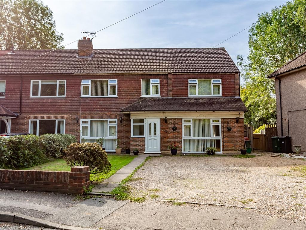 4 bed end terrace house for sale in Woodmansterne Street, Banstead SM7