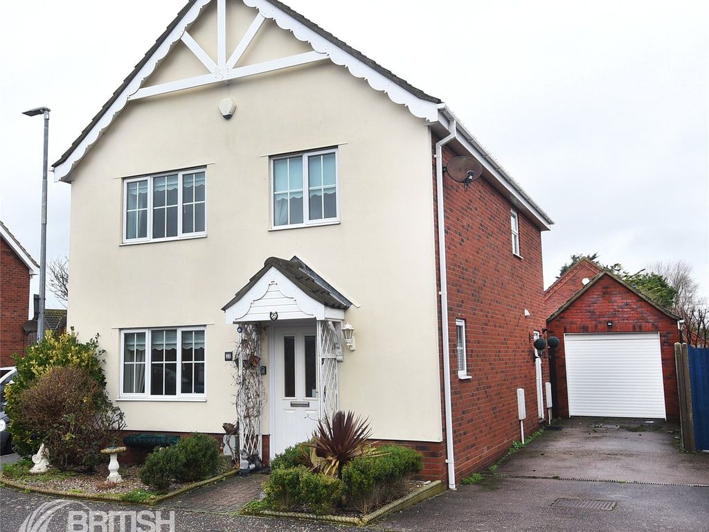 4 bed detached house for sale in Watsons Close, Hopton, Great Yarmouth