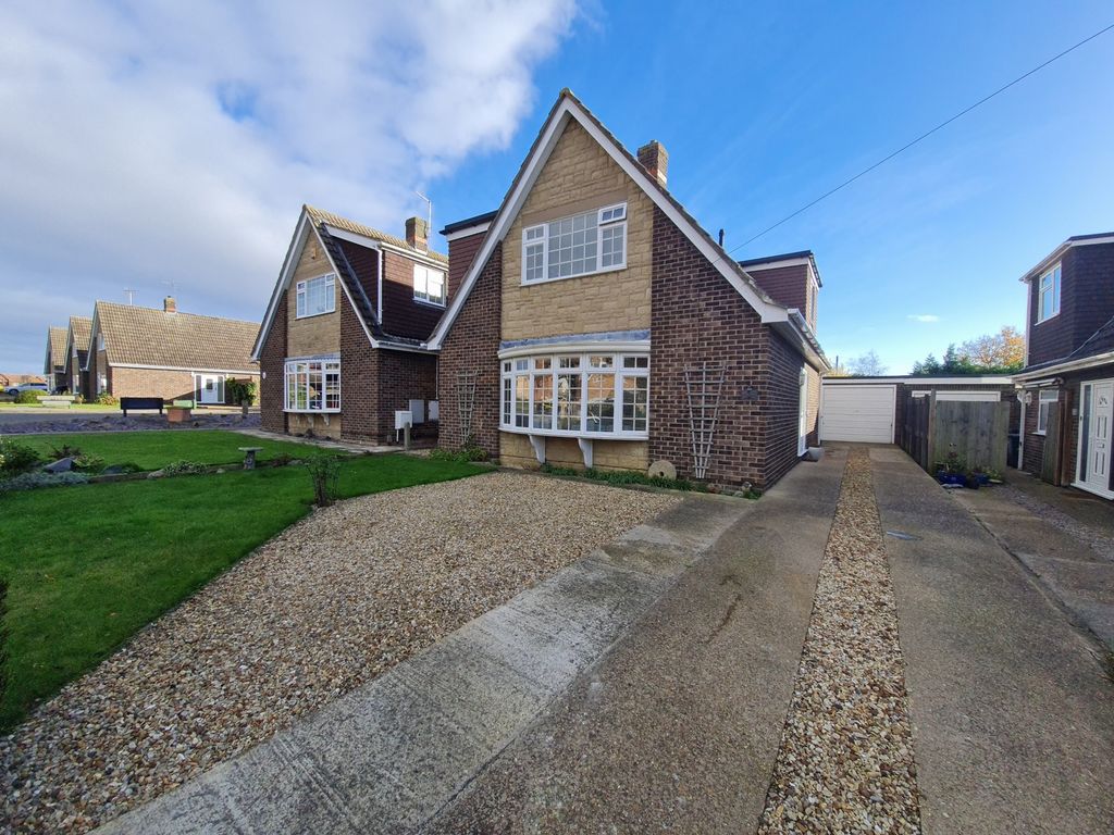 4 bed property for sale in Coniston Road, Gunthorpe PE4, £350,000 Zoopla