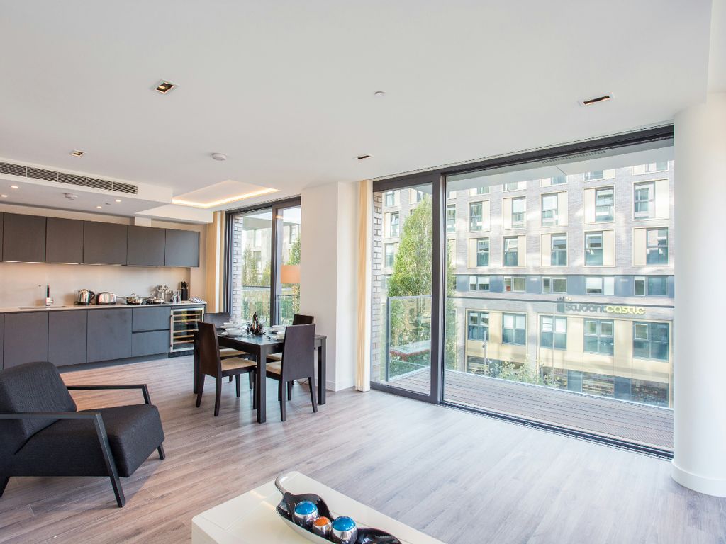 2 bed flat to rent in Cashmere House, Goodman's Fields, Aldgate E1, £