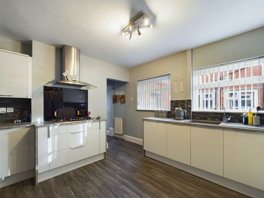 3 bed semidetached house for sale in Beaumont Avenue, South Elmsall