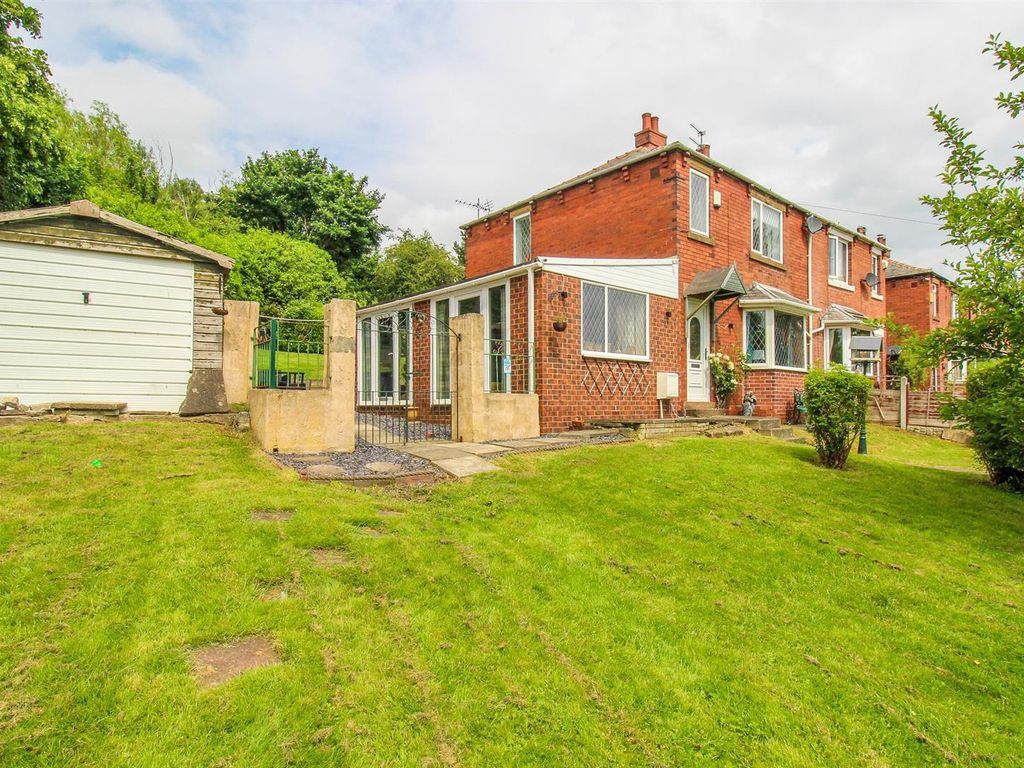 3 bed semidetached house for sale in Farne Avenue, Wakefield WF2, £