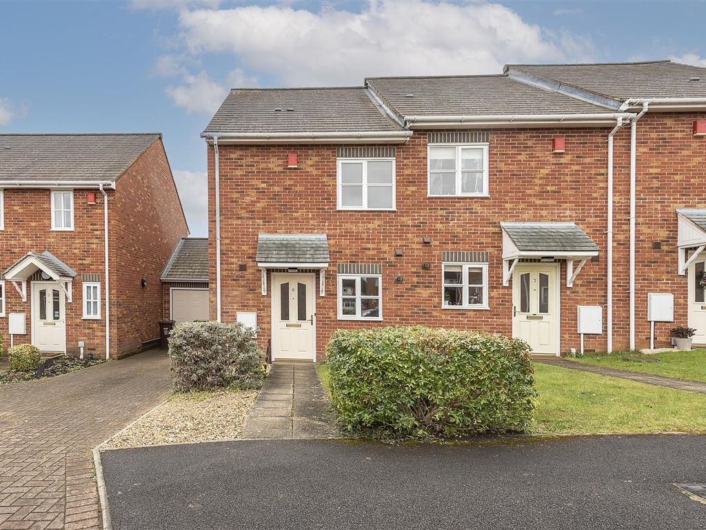 3 bed property for sale in Dickinsons Field, Harpenden AL5, £549,950