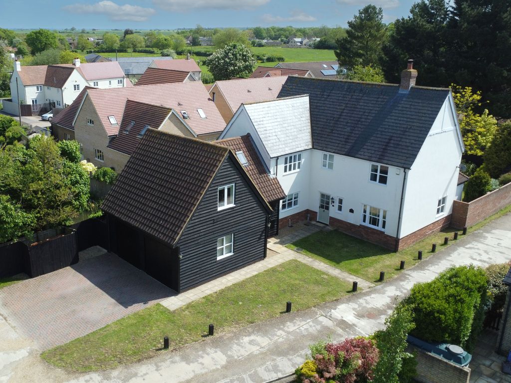 5 bed detached house for sale in Dacre Close, Old Hurst, Huntingdon