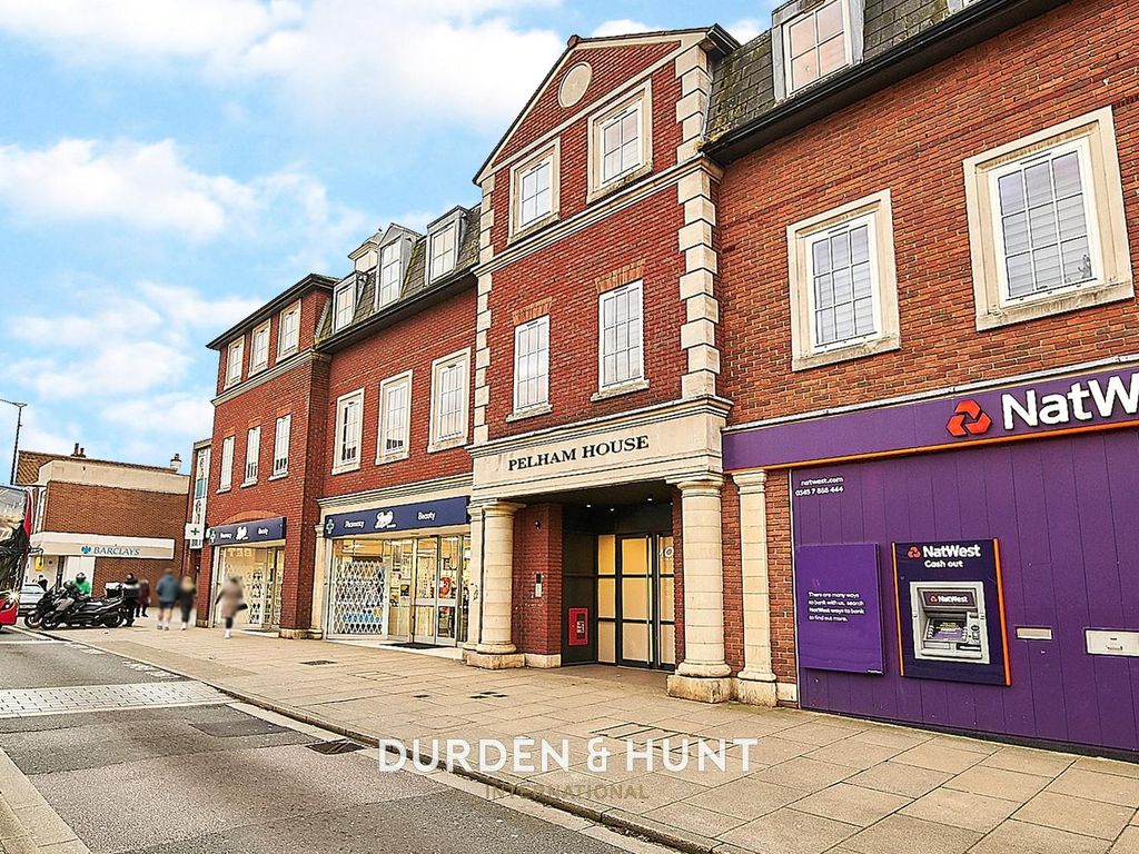 1 bed flat to rent in High Street, Hornchurch RM12, £1,350 pcm Zoopla