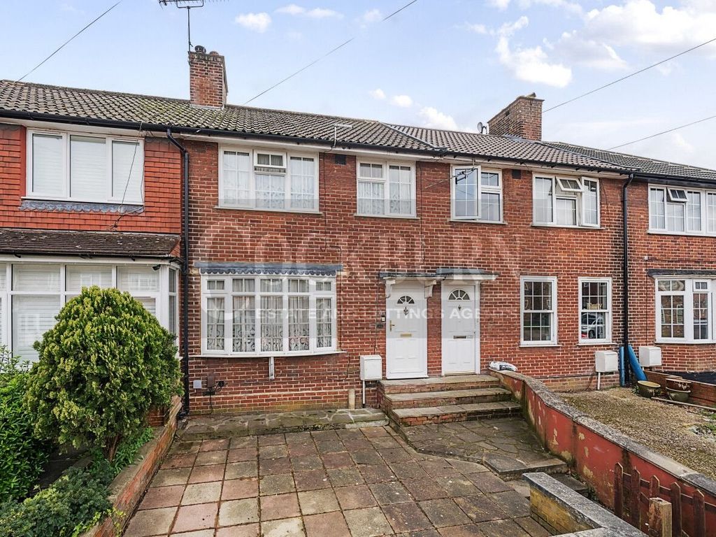 3 bed terraced house for sale in Charminster Road, Mottingham SE9, £375,000 Zoopla