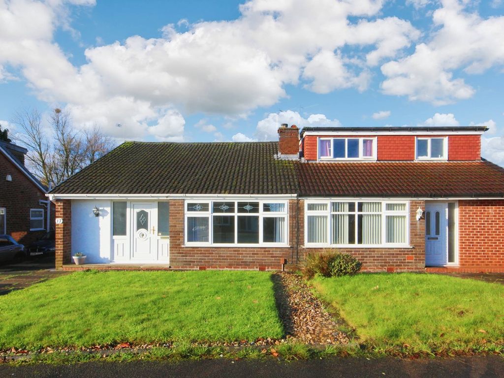 2 bed bungalow to rent in Ellesmere Road, AshtonInMakerfield, Wigan