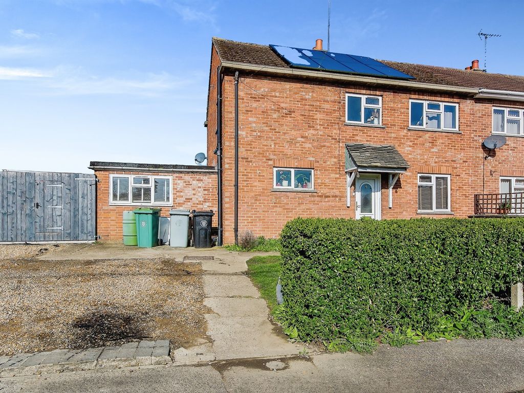 3 bed semidetached house for sale in Paddocks Estate, Horbling