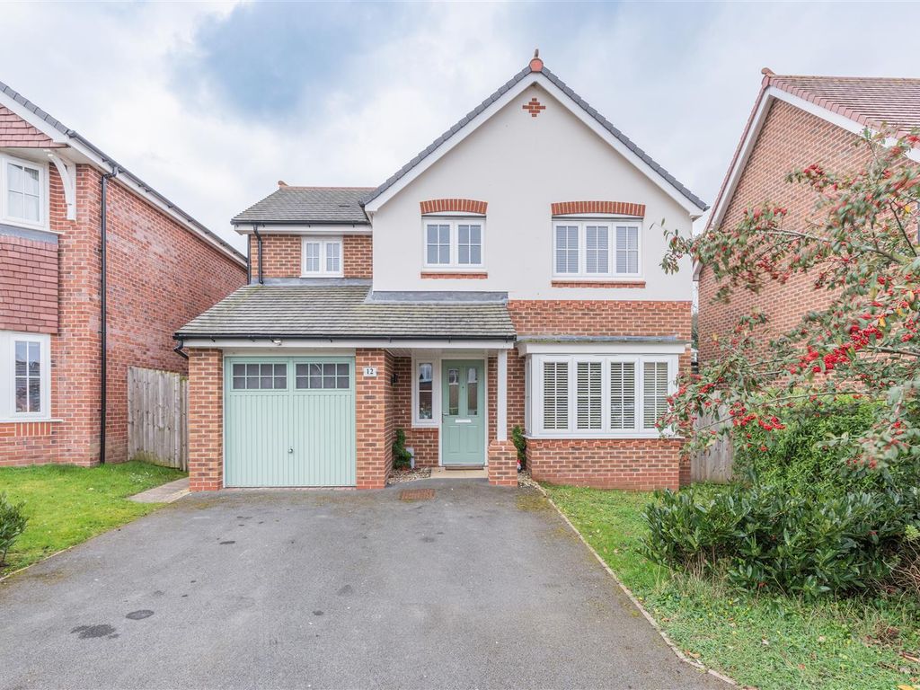 4 bed detached house for sale in Lon Elfod, Abergele LL22, £300,000