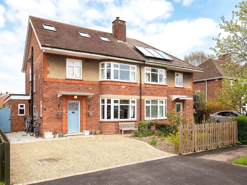 4 bed semidetached house for sale in Windsor Road, Cambridge