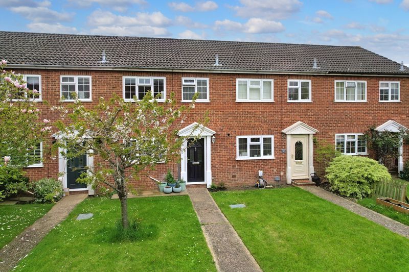 3 bed terraced house for sale in Newton Way, Tongham, Farnham GU10 Zoopla