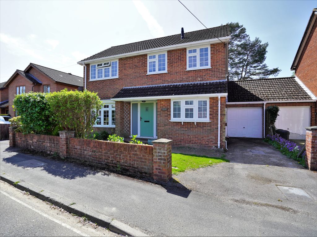 3 bed detached house for sale in Whinfield Road, Dibden Purlieu