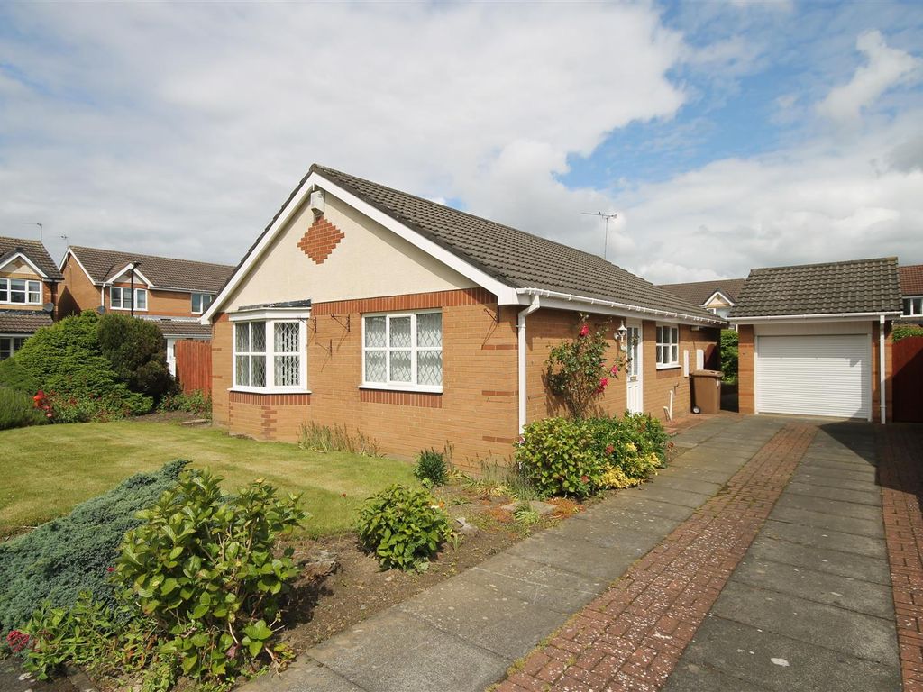 3 bed detached bungalow for sale in Oakley Close, Annitsford