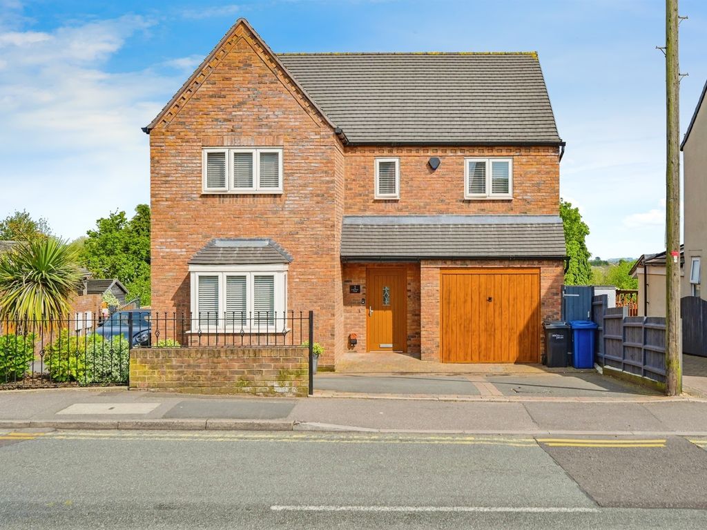 4 bed detached house for sale in Chestnut Close, Chasetown, Burntwood