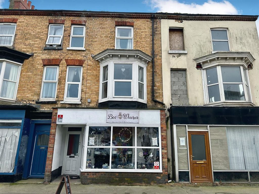 3 bed property for sale in West Street, Bridlington YO15, £100,000 Zoopla