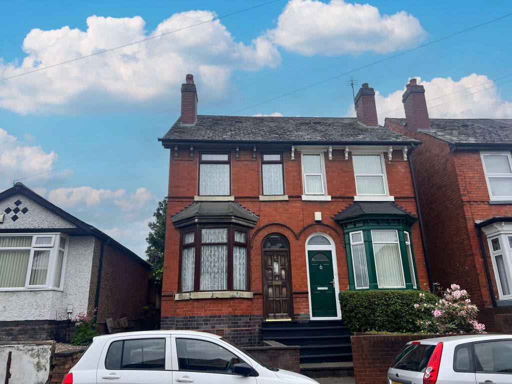 3 bed semidetached house for sale in Gipsy Lane, Willenhall WV13, £