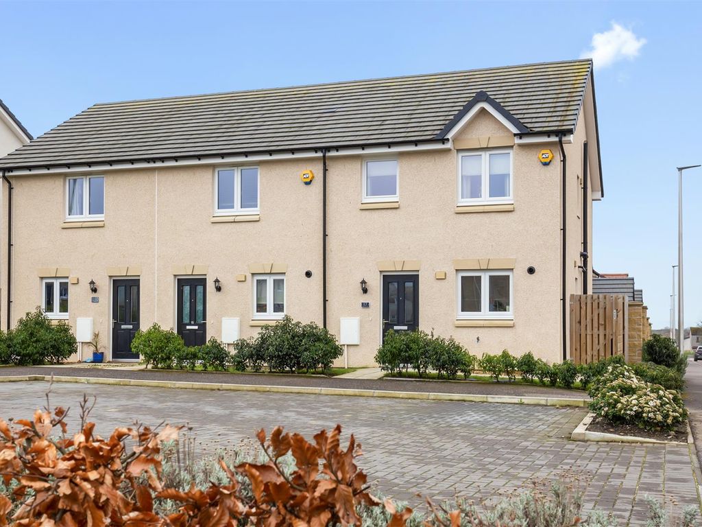 3 bed end terrace house for sale in 17 Gorse Wynd, Inverkeithing KY11