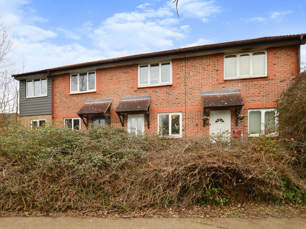 2 bed terraced house for sale in New Rectory Lane, Kingsnorth, Ashford