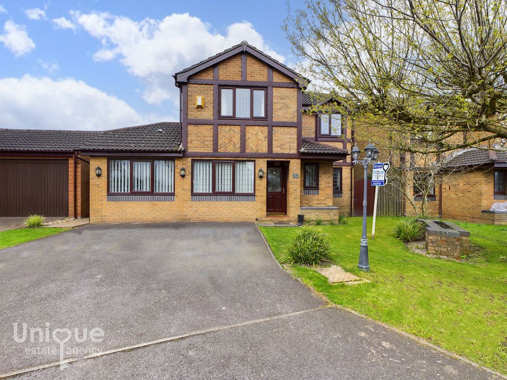 4 bed detached house for sale in Beaumont Gardens, Carleton, PoultonLe