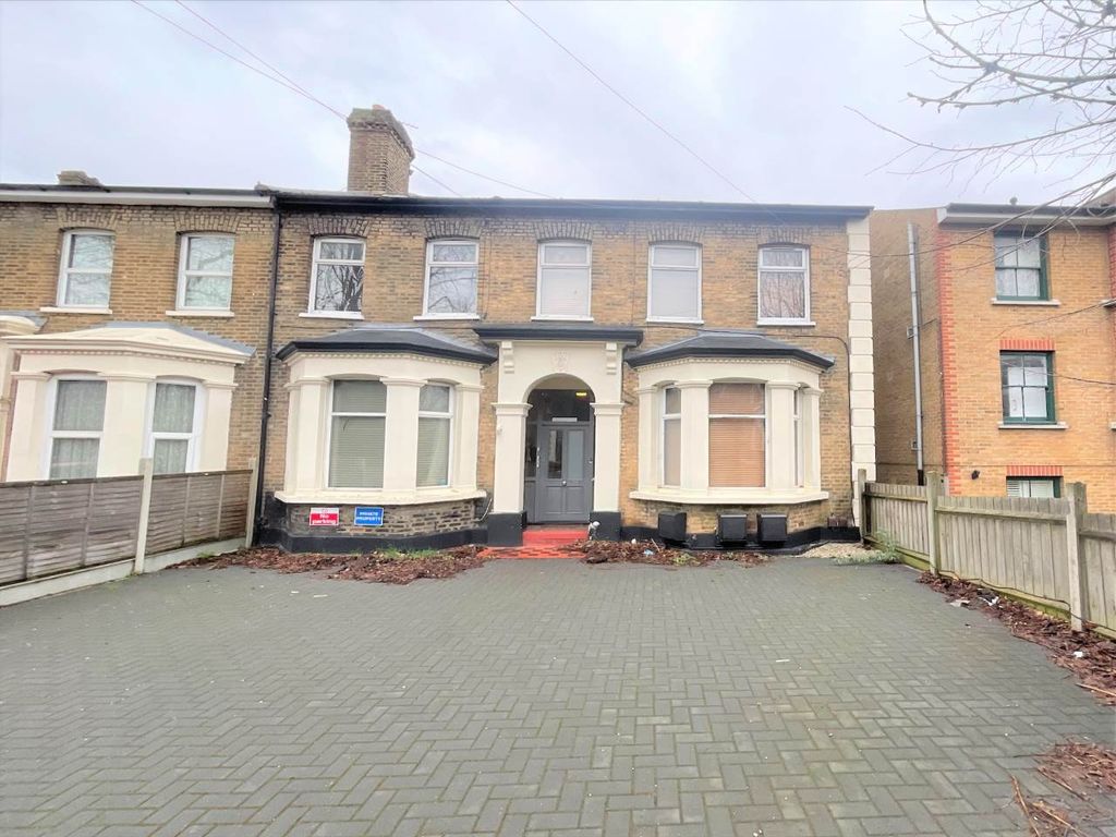 1 bed flat to rent in Bulwer Road, Leytonstone, London E11, £1,600 pcm