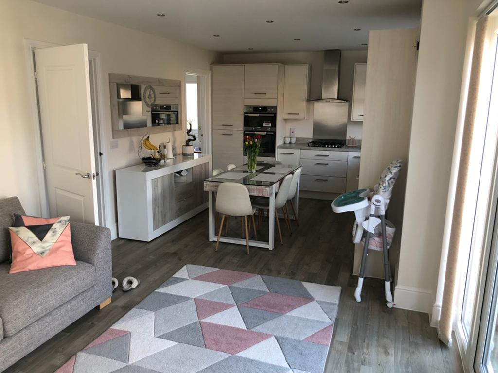 4 bed detached house to rent in Caddington, Luton, London LU1 Zoopla