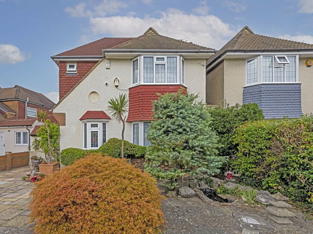 3 bed detached house for sale in Motspur Park, New Malden KT3 Zoopla