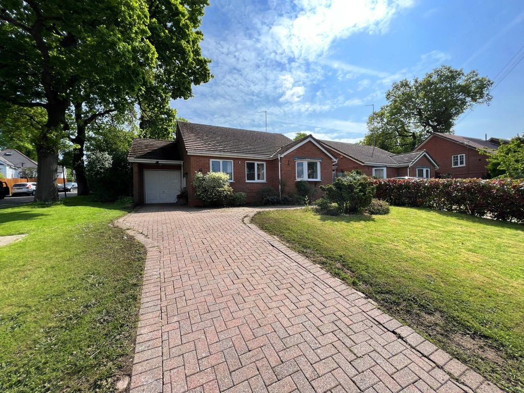 2 bed detached bungalow for sale in Harewood Close, Hall Green, Birmingham B28, £315,000 Zoopla