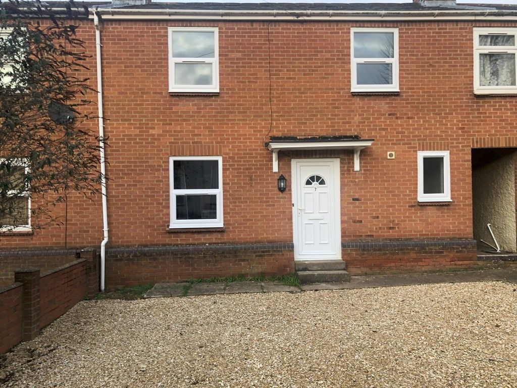 3 bed semidetached house to rent in Easington Road, Banbury OX16, £